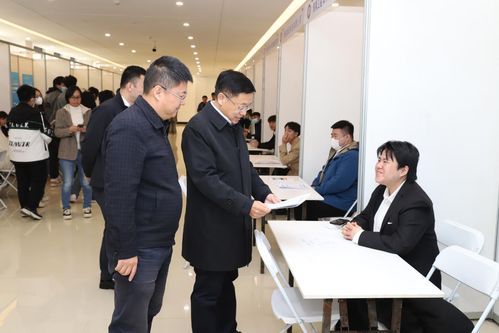 我校與海南省人力資源開發局簽署畢業生引才工作站合作協議并開展專場雙選會