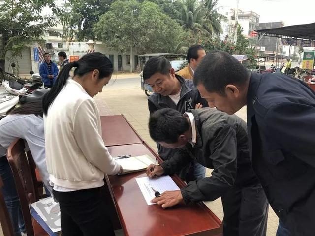 2019年海口市人力資源開發局舉辦就業扶貧崗位對接活動